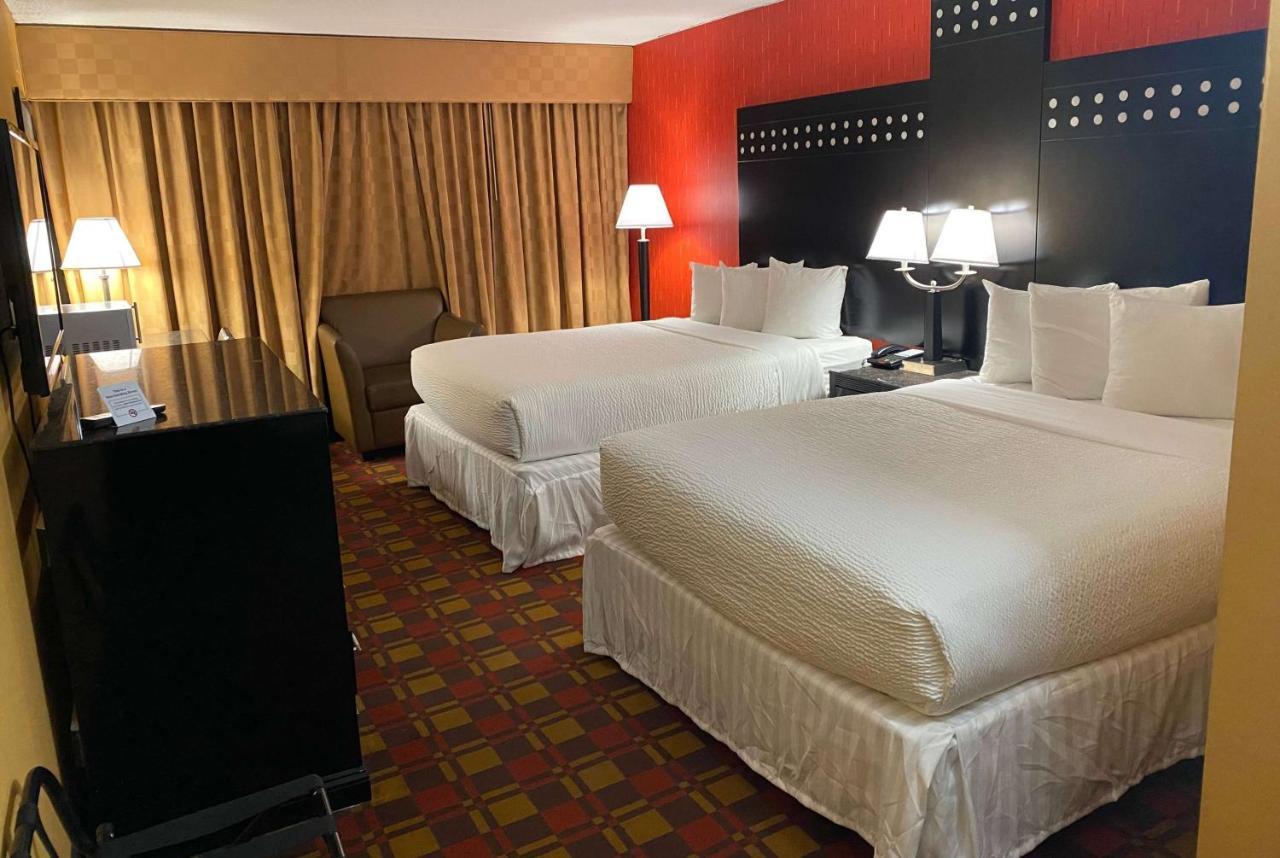 Ramada By Wyndham Rochelle Park Near Paramus Exteriér fotografie