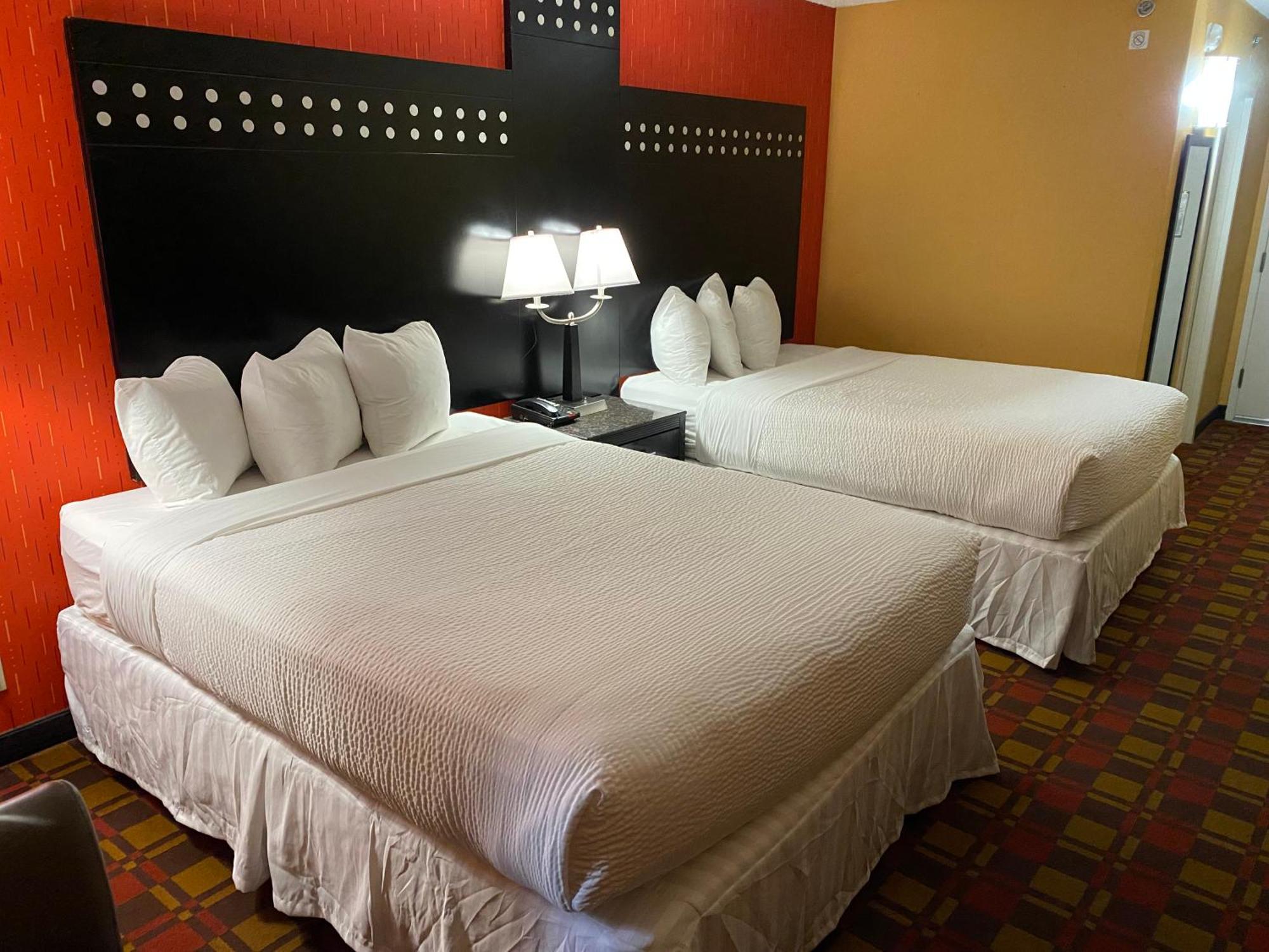Ramada By Wyndham Rochelle Park Near Paramus Exteriér fotografie