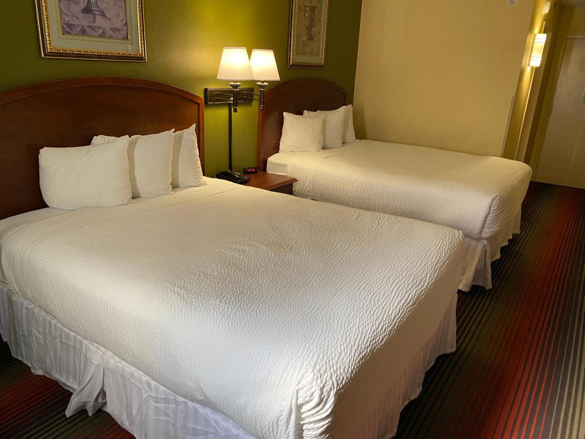 Ramada By Wyndham Rochelle Park Near Paramus Exteriér fotografie